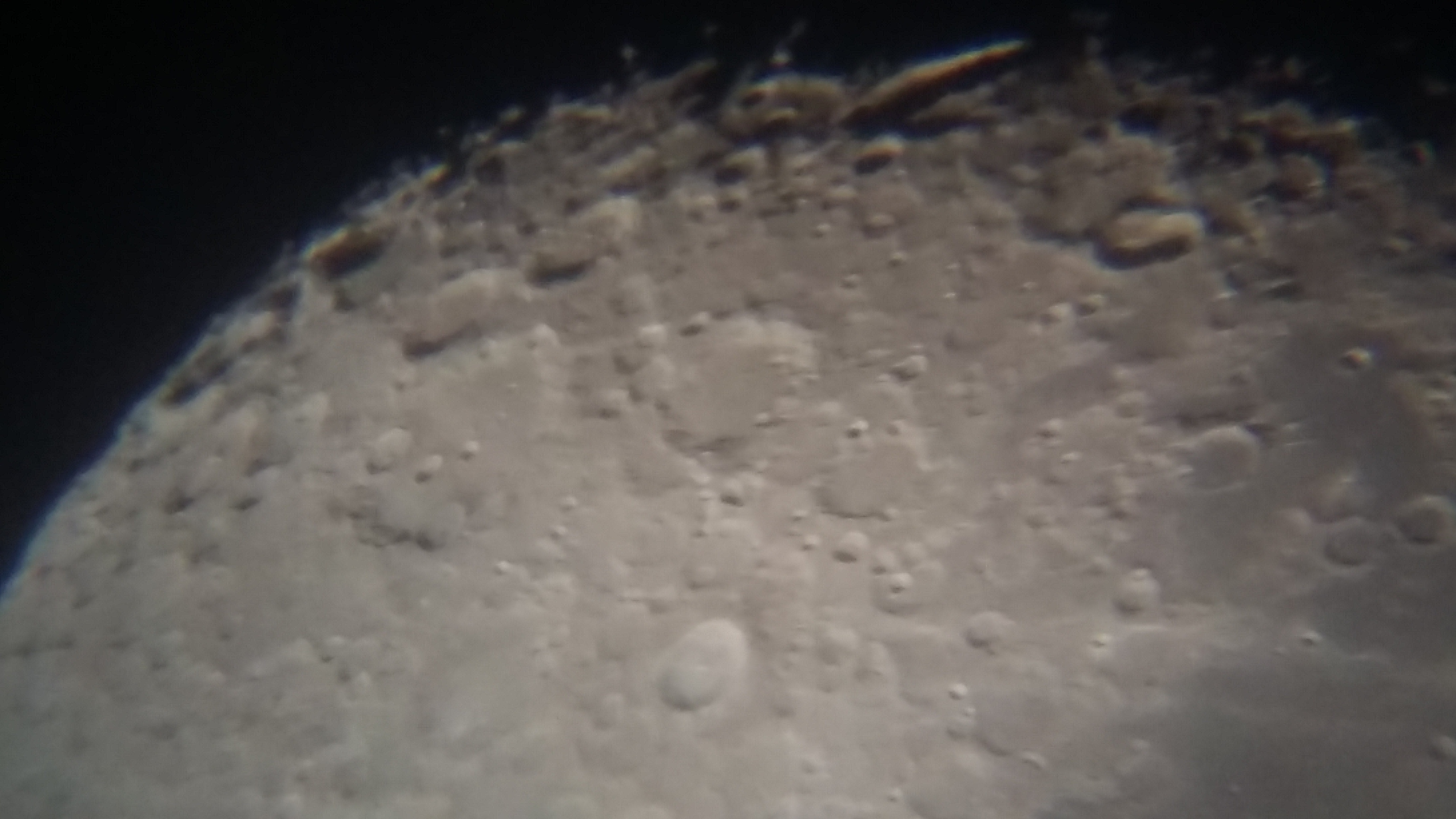 Image de la Lune du 15.02.2019 Gryon Suisse et St Gilles France