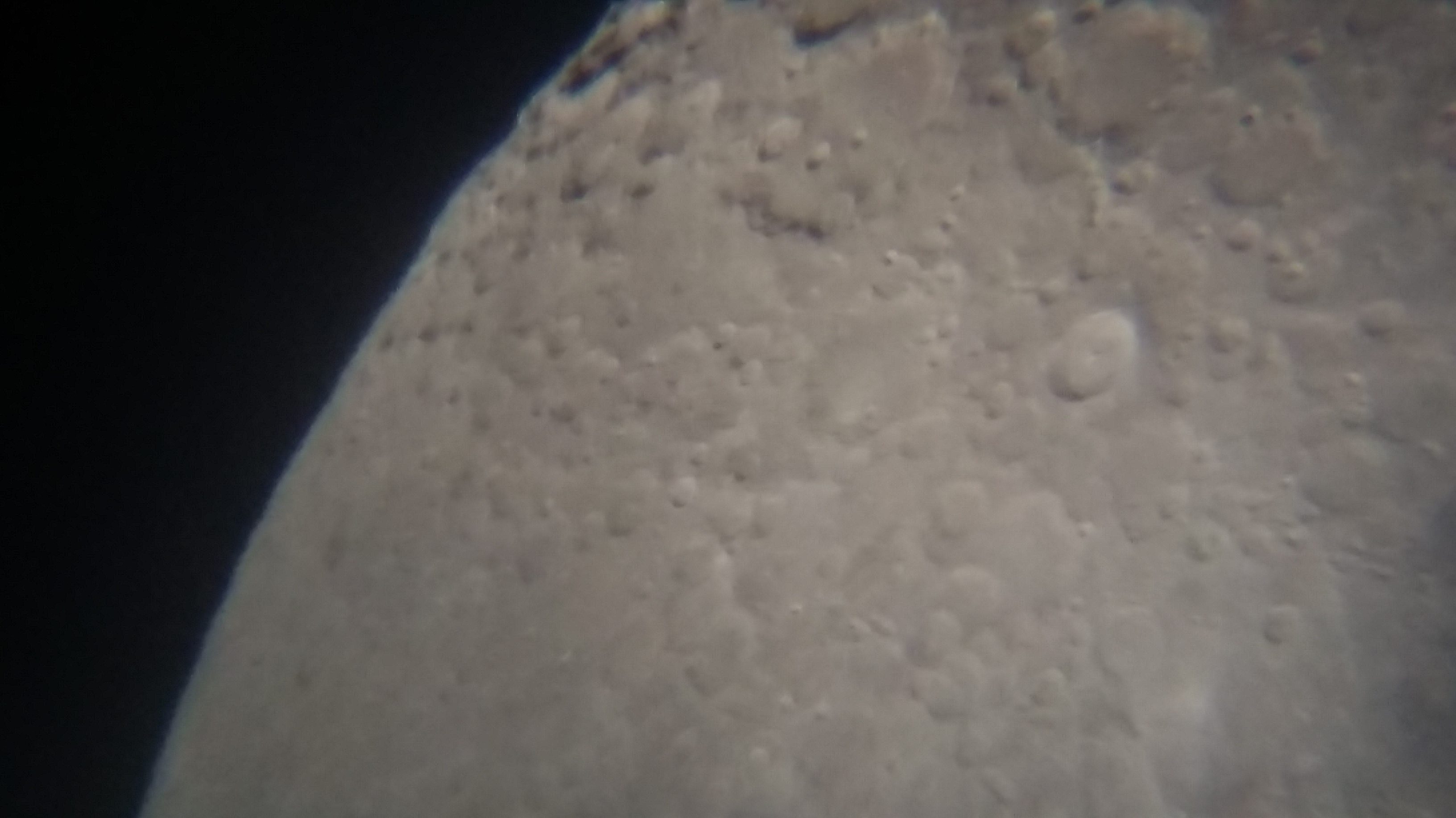 Image de la Lune du 15.02.2019 Gryon Suisse et St Gilles France