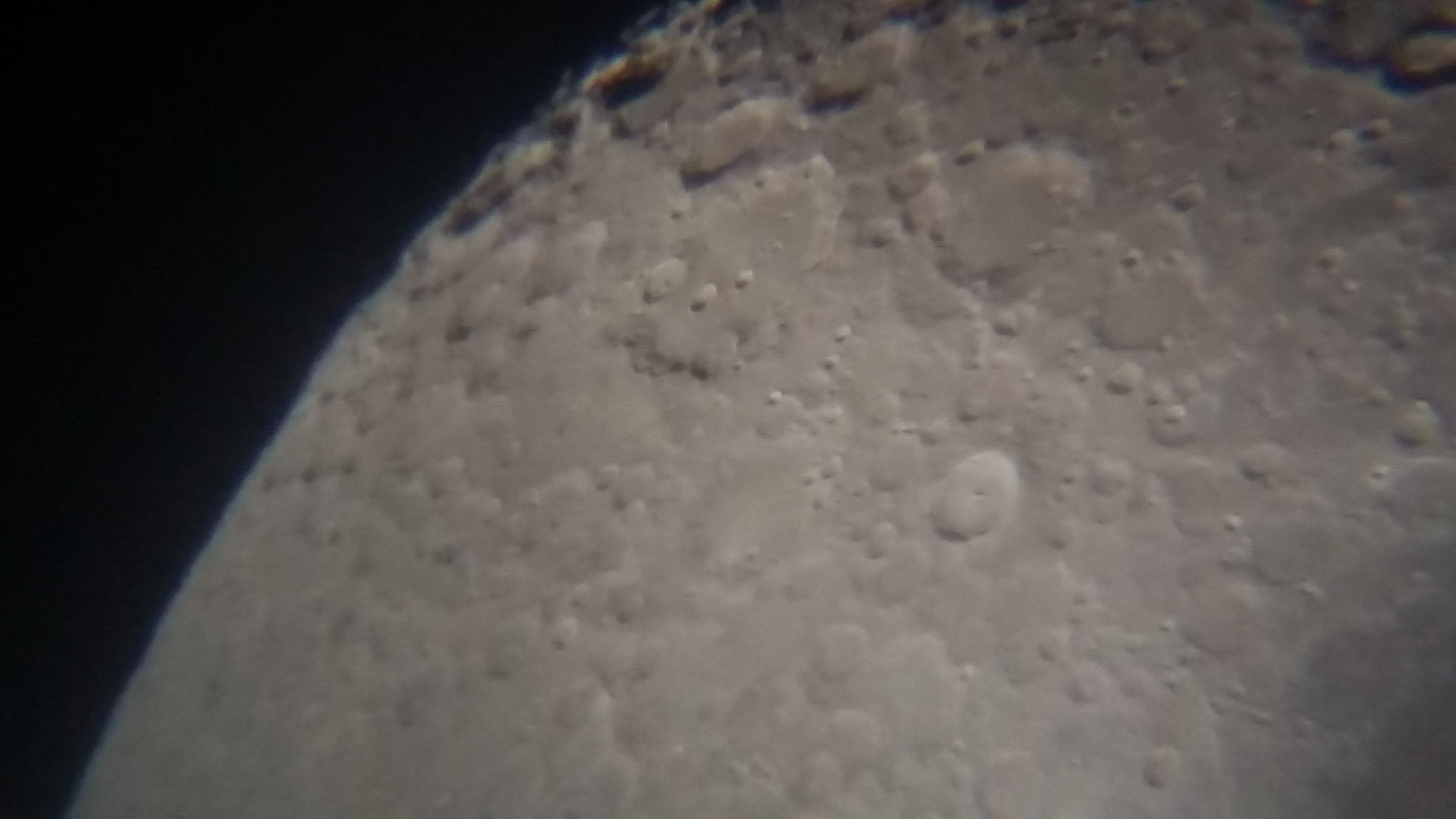 Image de la Lune du 15.02.2019 Gryon Suisse et St Gilles France