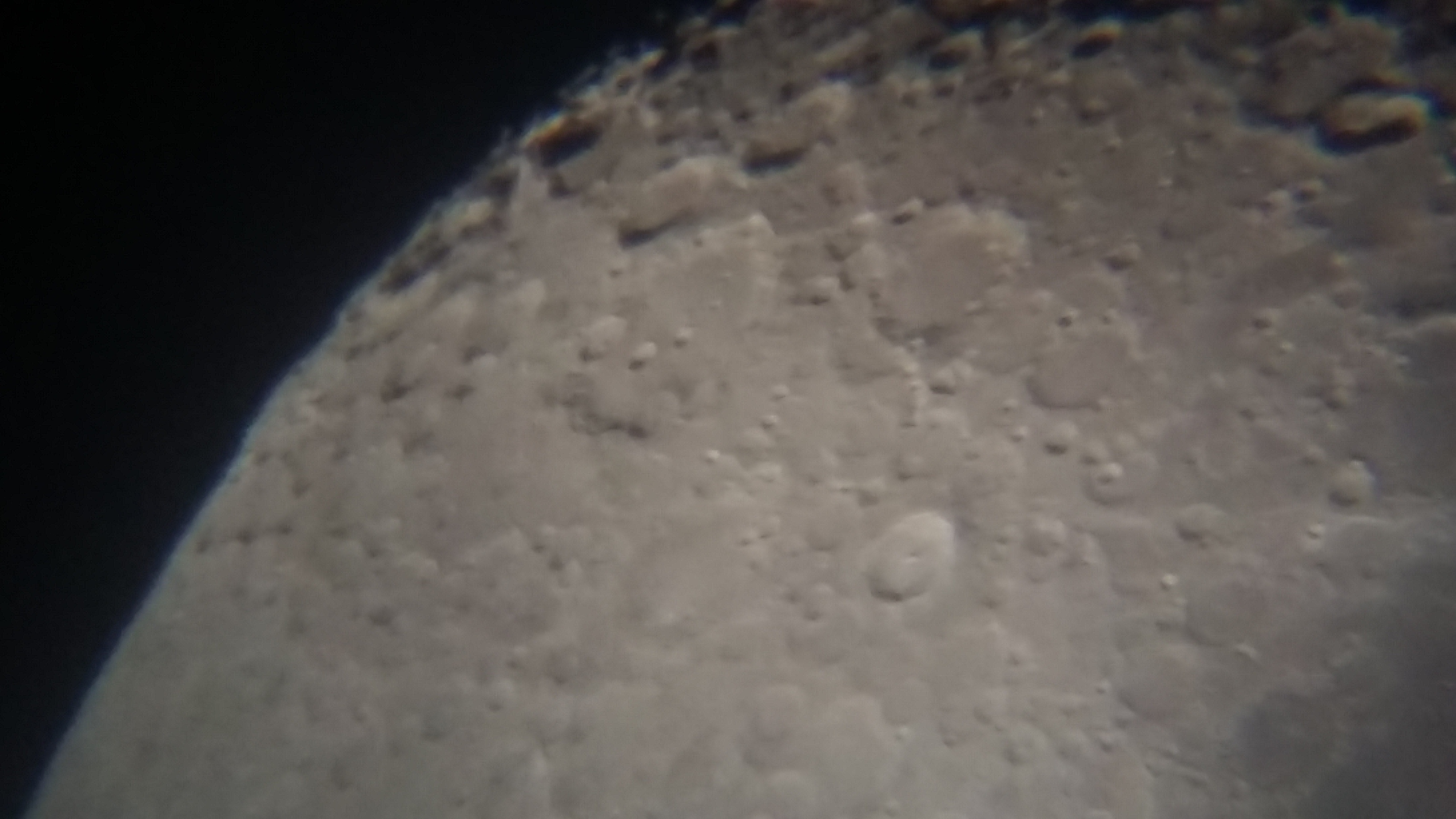 Image de la Lune du 15.02.2019 Gryon Suisse et St Gilles France