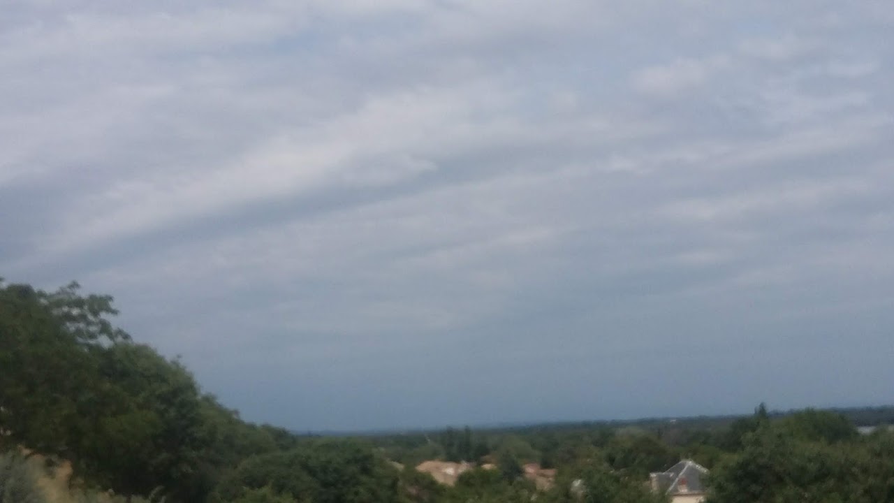  PHOTOS DU CIEL NUAGEUX ET ORAGEUX DIVERS