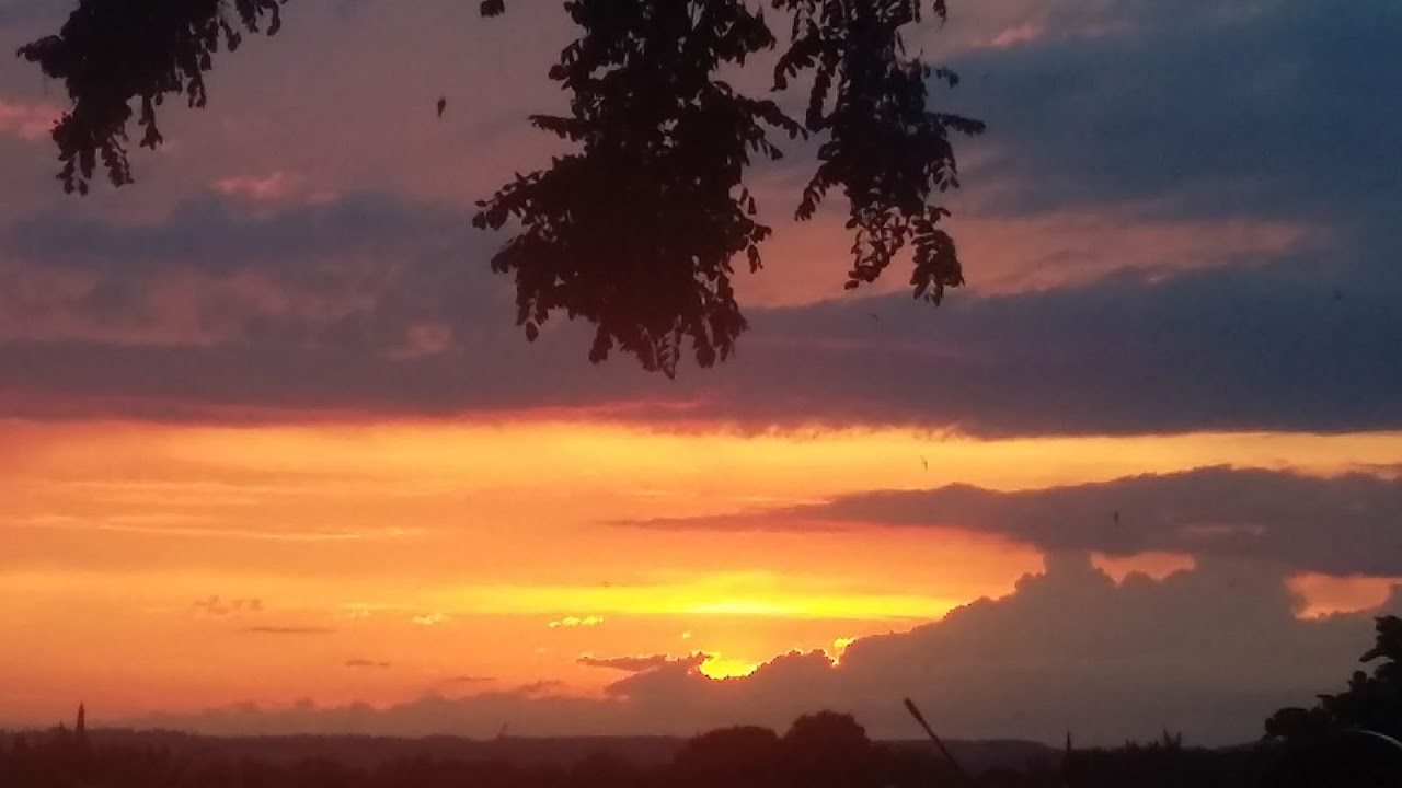 	 PHOTOS DU CIEL NUAGEUX ORAGEUX DIVERS