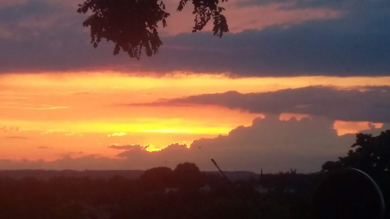 	 PHOTOS DU CIEL NUAGEUX ORAGEUX DIVERS