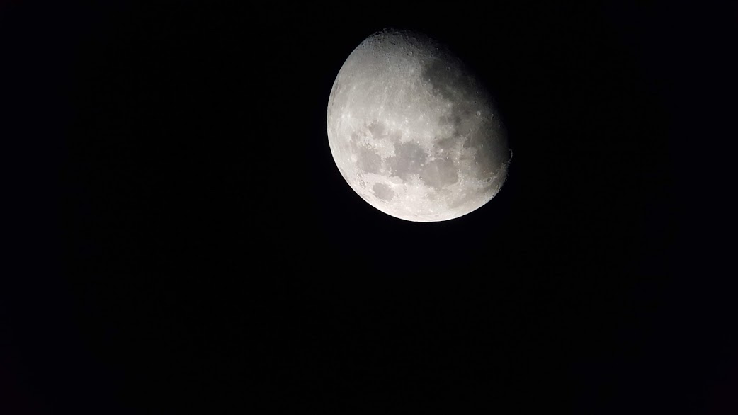 PHOTOS DE LA LUNE, JUPITER ET SATURNE LE 12/06/2019.