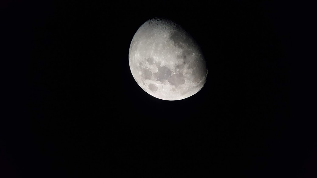 PHOTOS DE LA LUNE, JUPITER ET SATURNE LE 12/06/2019.