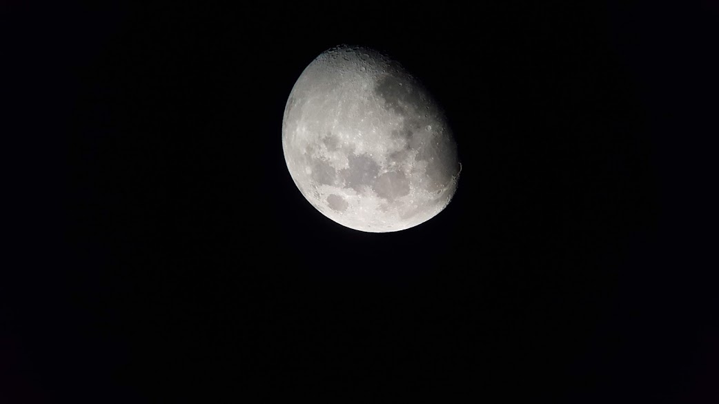 PHOTOS DE LA LUNE, JUPITER ET SATURNE LE 12/06/2019.