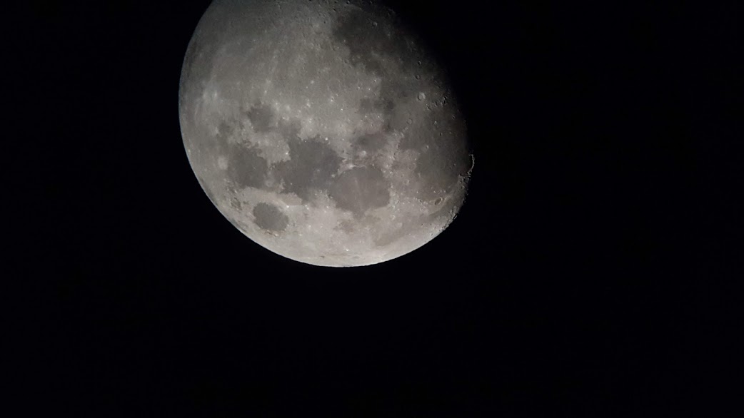 PHOTOS DE LA LUNE, JUPITER ET SATURNE LE 12/06/2019.