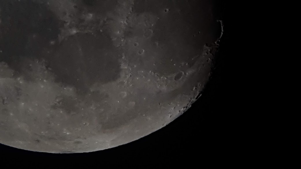 PHOTOS DE LA LUNE, JUPITER ET SATURNE LE 12/06/2019.
