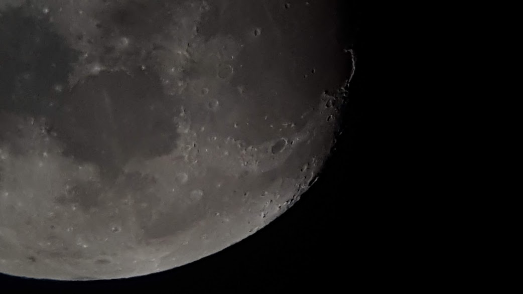 PHOTOS DE LA LUNE, JUPITER ET SATURNE LE 12/06/2019.