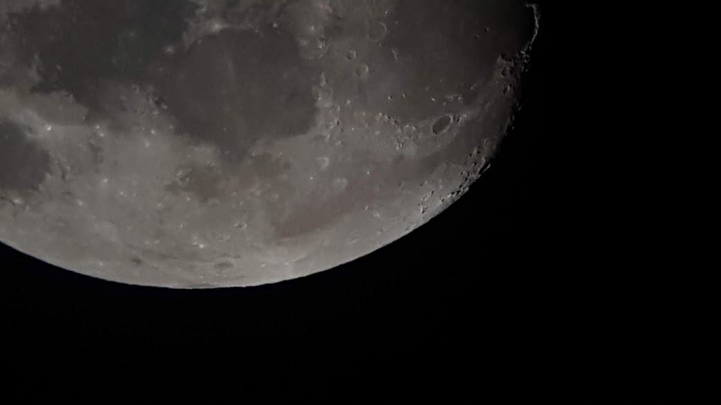 PHOTOS DE LA LUNE, JUPITER ET SATURNE LE 12/06/2019.