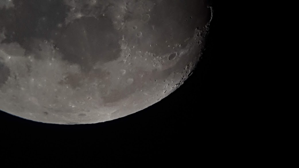 PHOTOS DE LA LUNE, JUPITER ET SATURNE LE 12/06/2019.