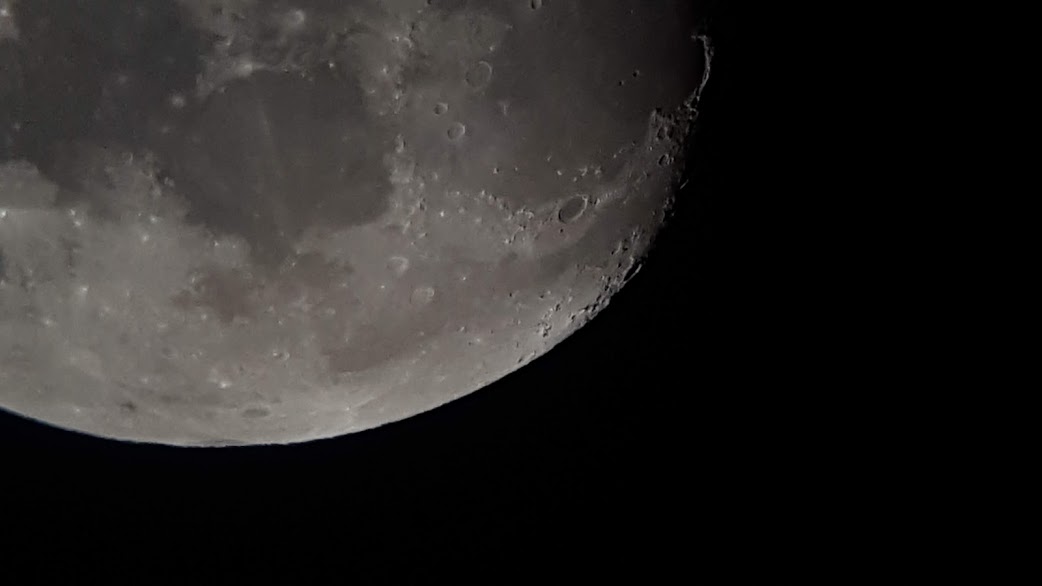 PHOTOS DE LA LUNE, JUPITER ET SATURNE LE 12/06/2019.