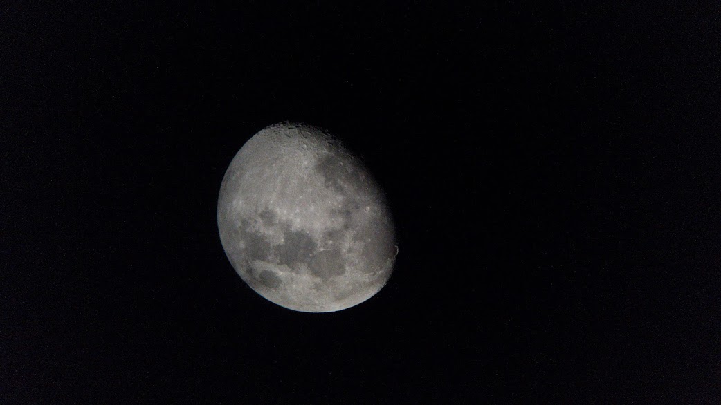 PHOTOS DE LA LUNE, JUPITER ET SATURNE LE 12/06/2019.