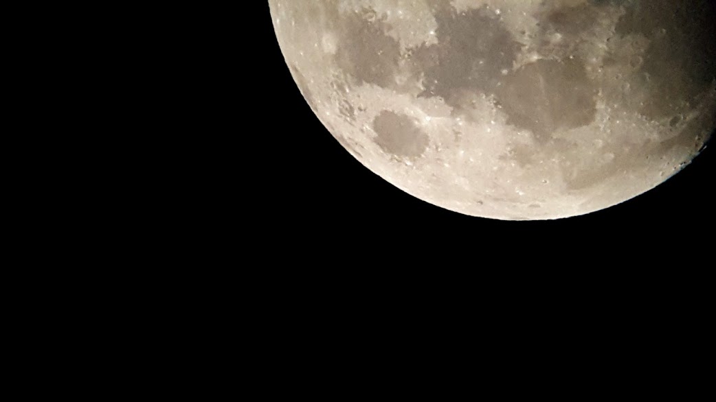 PHOTOS DE LA LUNE, JUPITER ET SATURNE LE 12/06/2019.