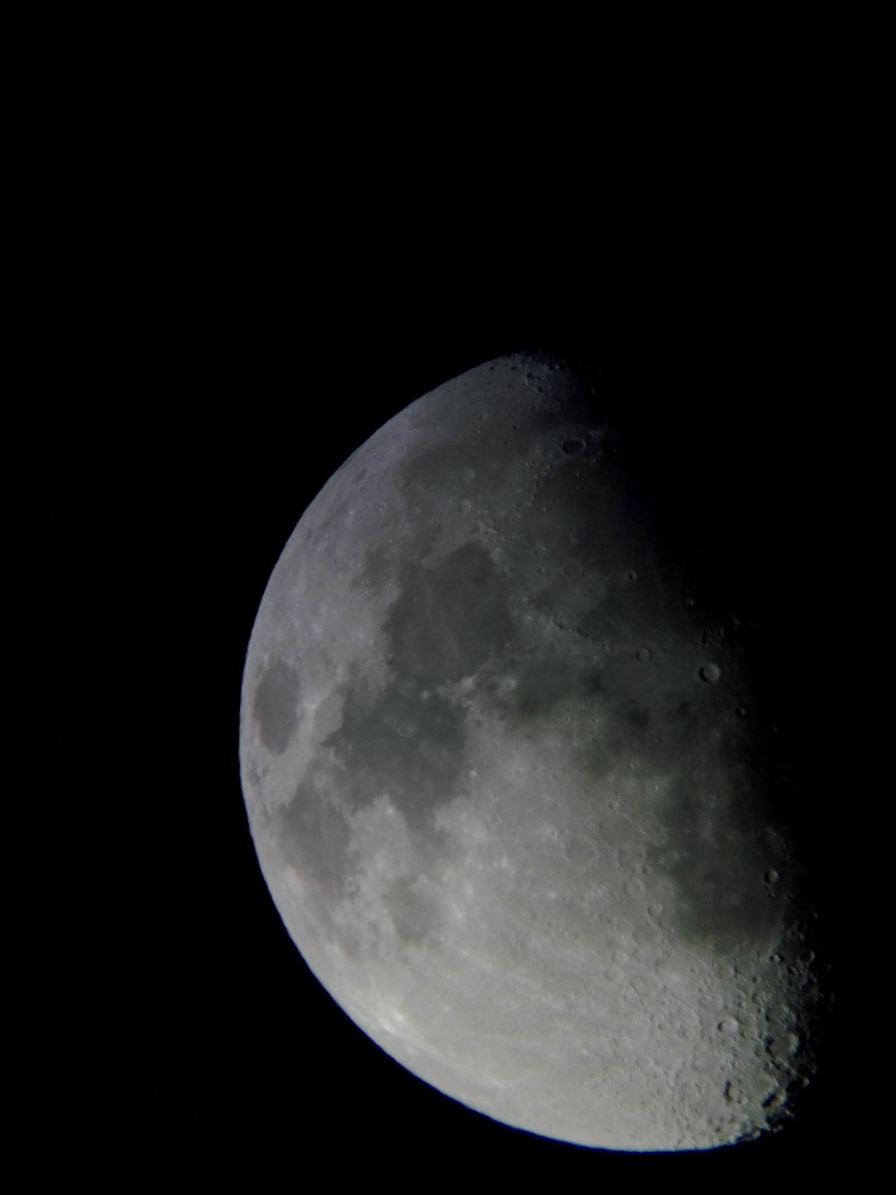 Image de la Lune du 14.02.2019 Gryon Suisse et St Gilles France