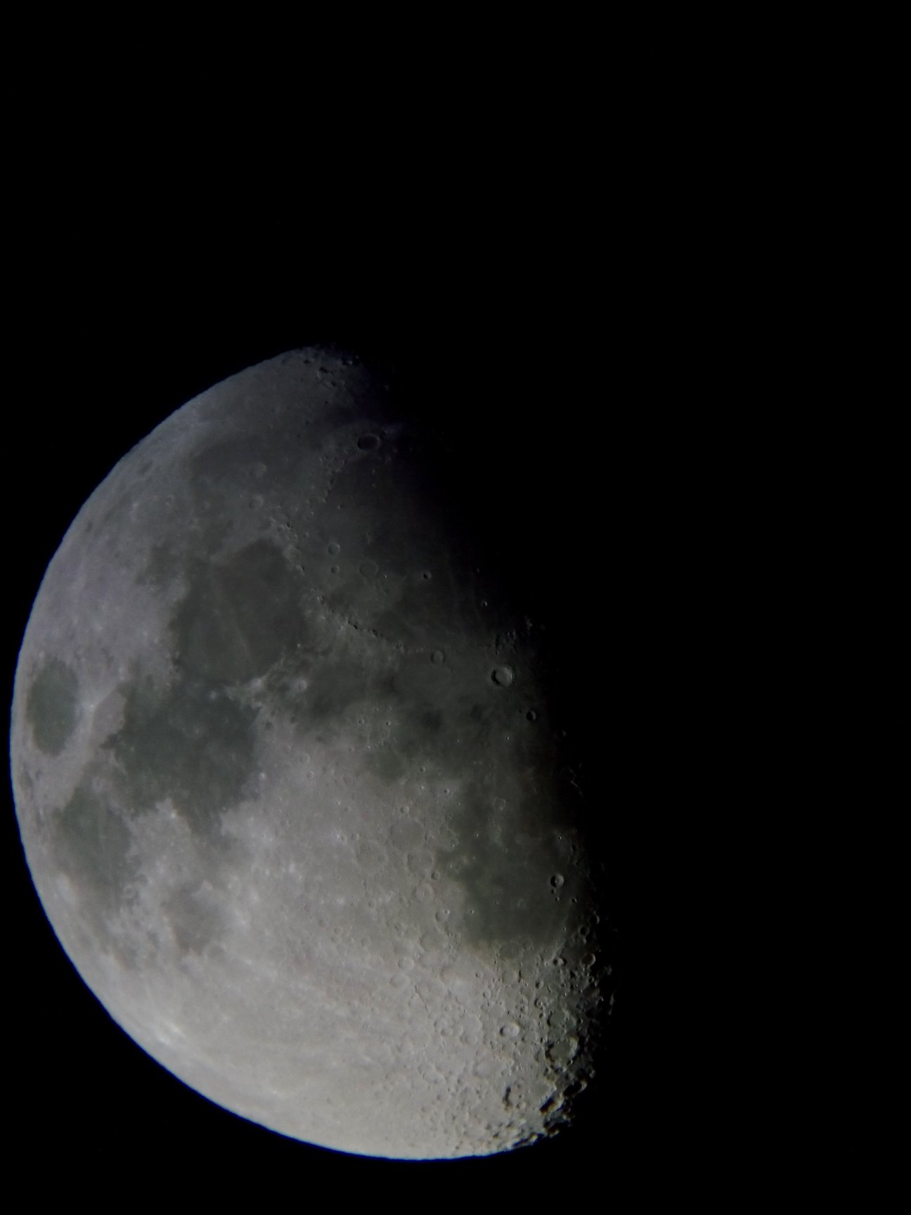Image de la Lune du 14.02.2019 Gryon Suisse et St Gilles France