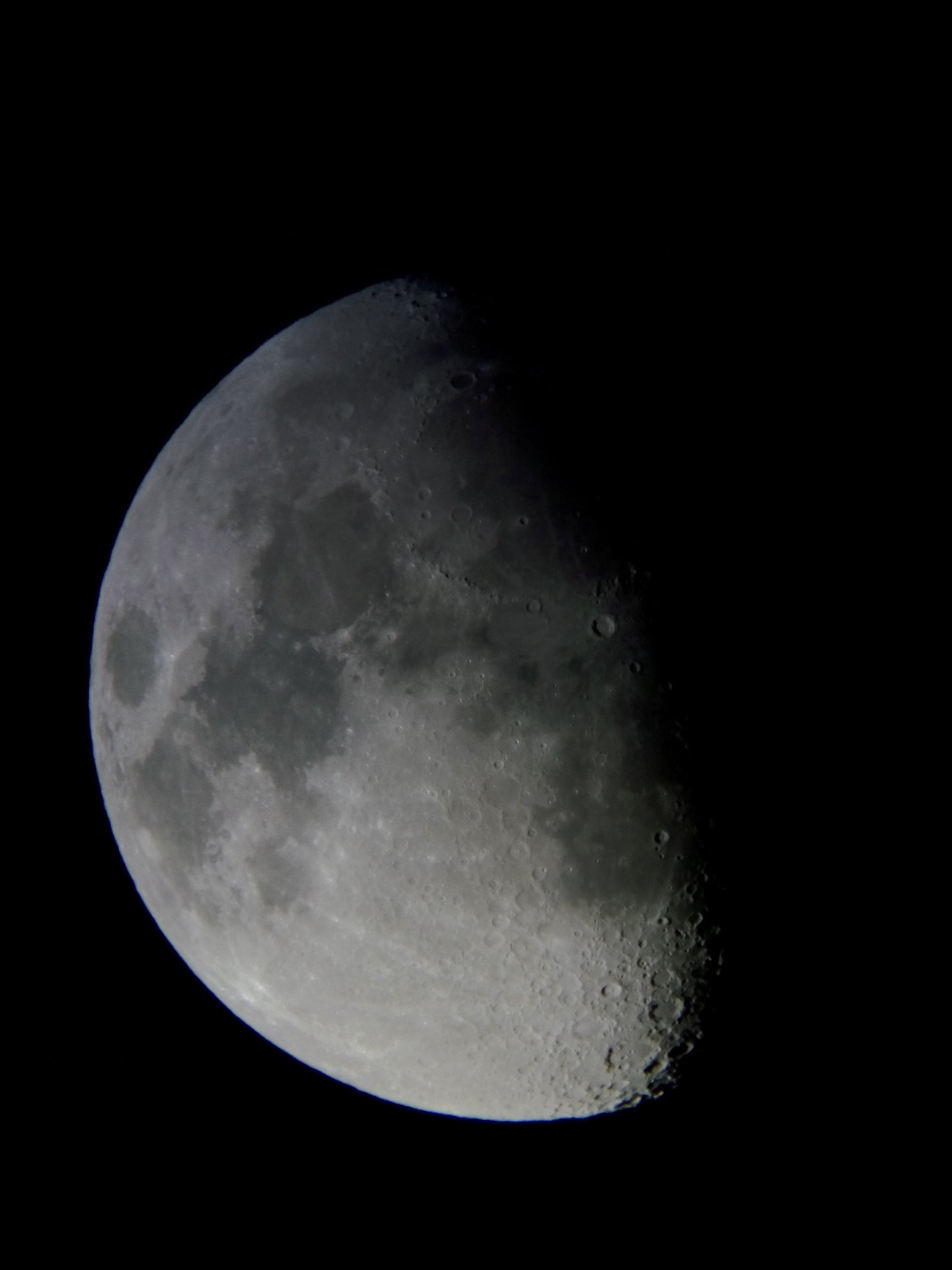 Image de la Lune du 14.02.2019 Gryon Suisse et St Gilles France