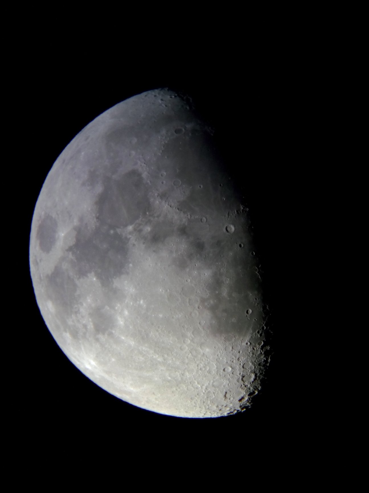 Image de la Lune du 14.02.2019 Gryon Suisse et St Gilles France