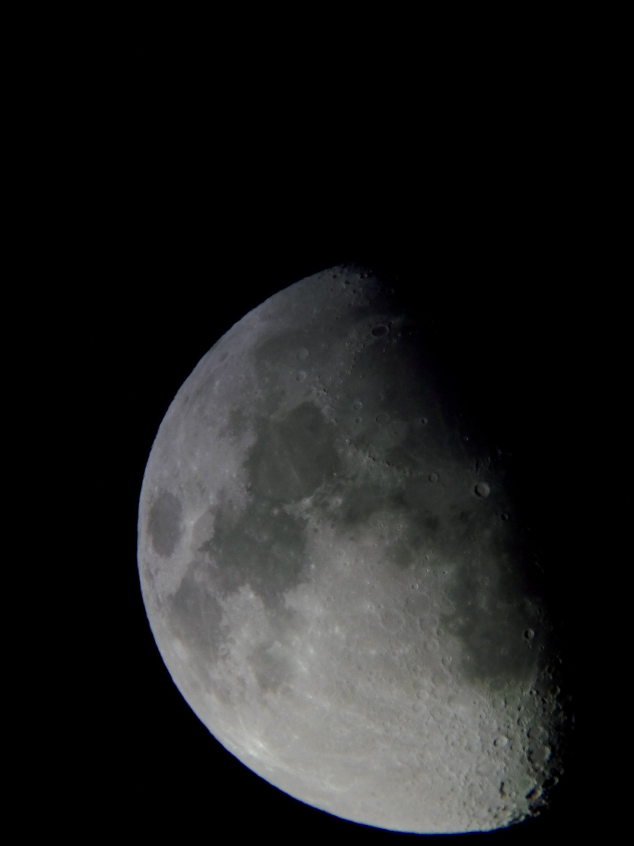 Image de la Lune du 14.02.2019 Gryon Suisse et St Gilles France