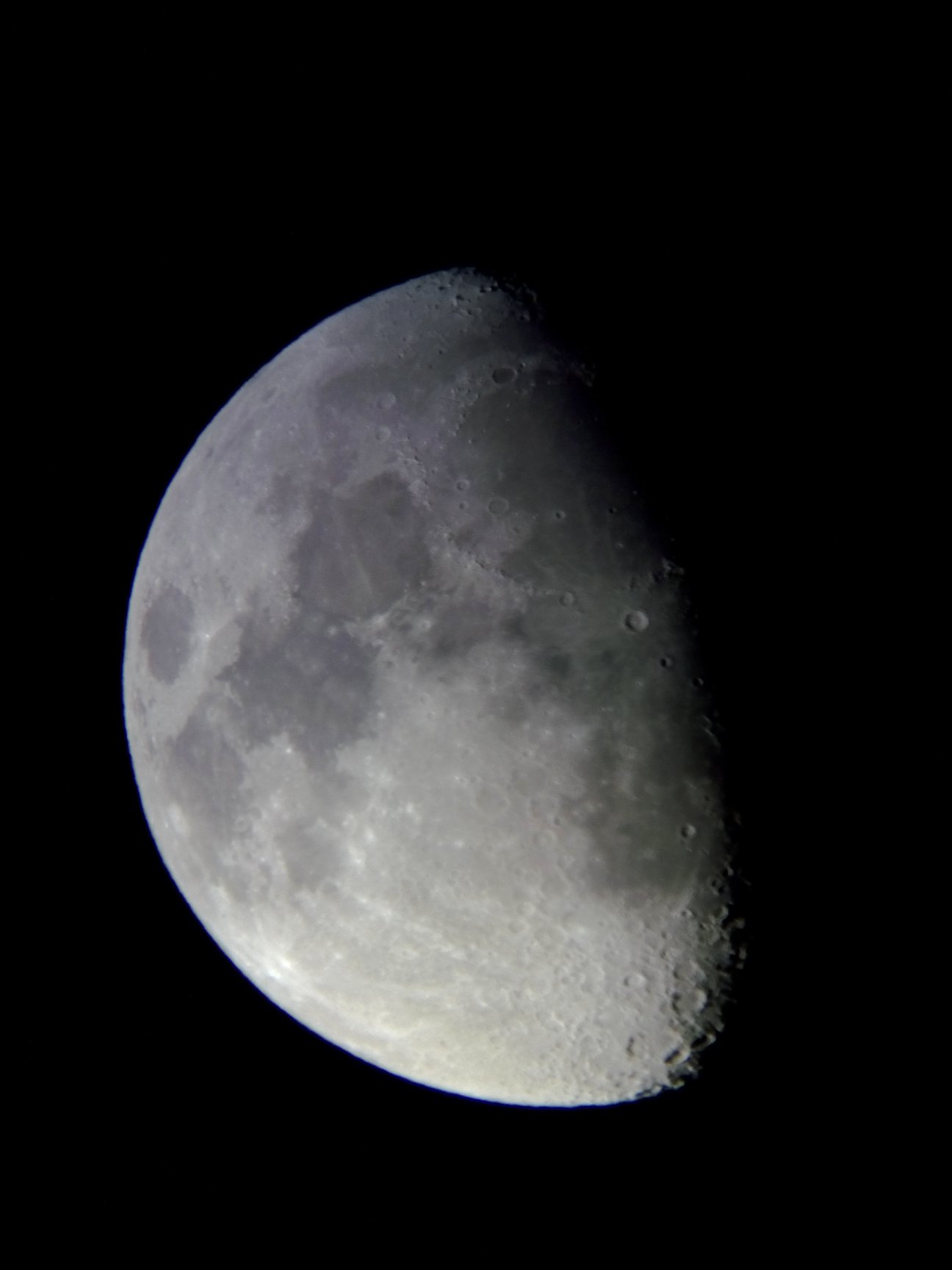 Image de la Lune du 14.02.2019 Gryon Suisse et St Gilles France