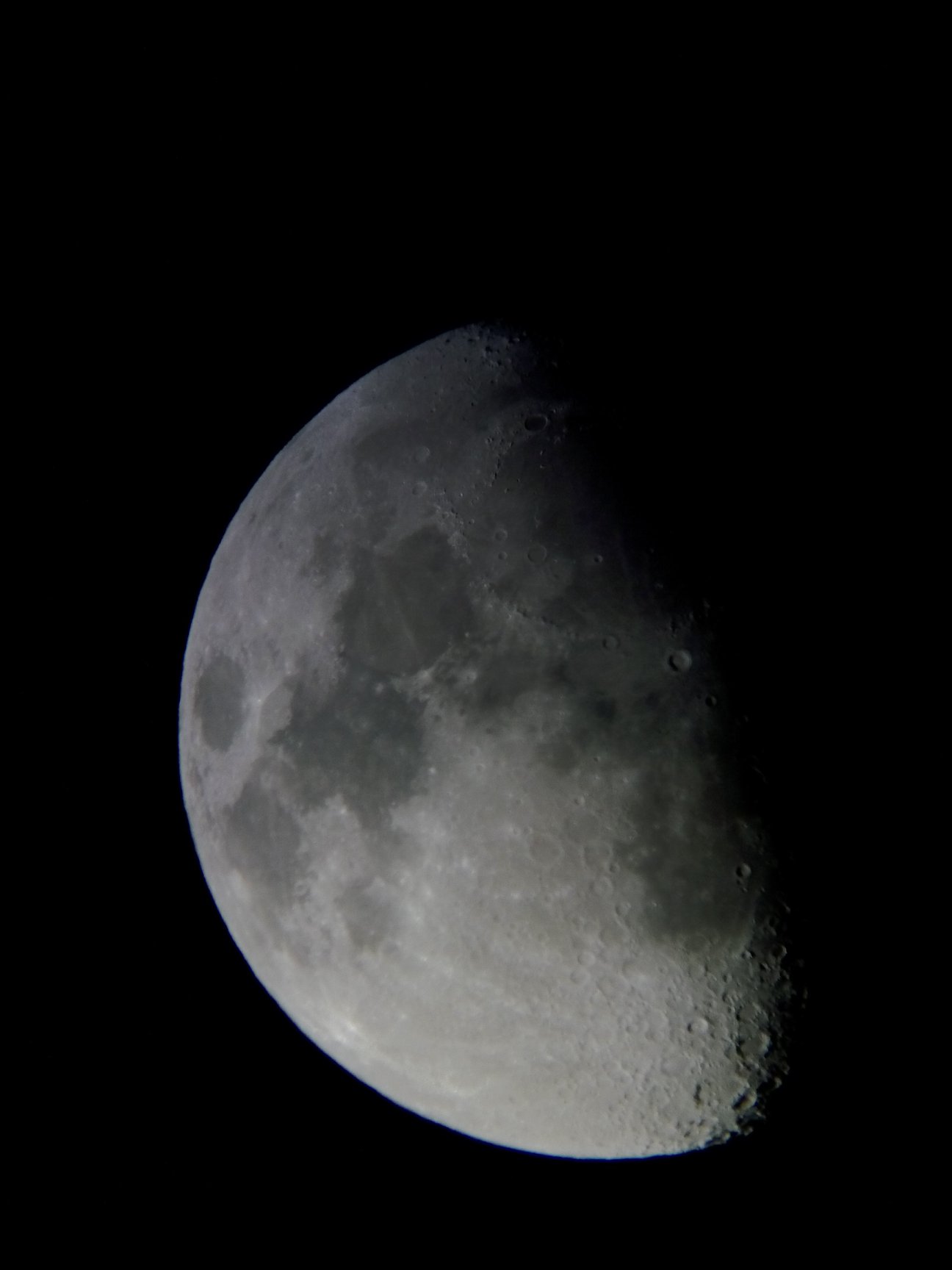 Image de la Lune du 14.02.2019 Gryon Suisse et St Gilles France