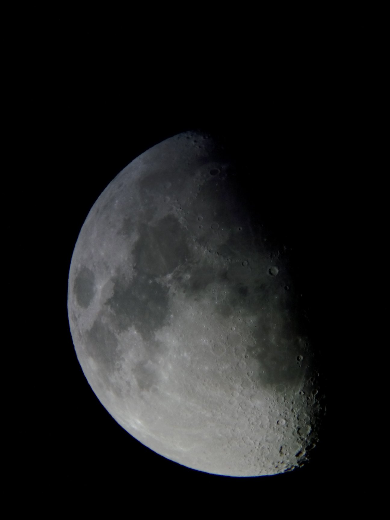 Image de la Lune du 14.02.2019 Gryon Suisse et St Gilles France