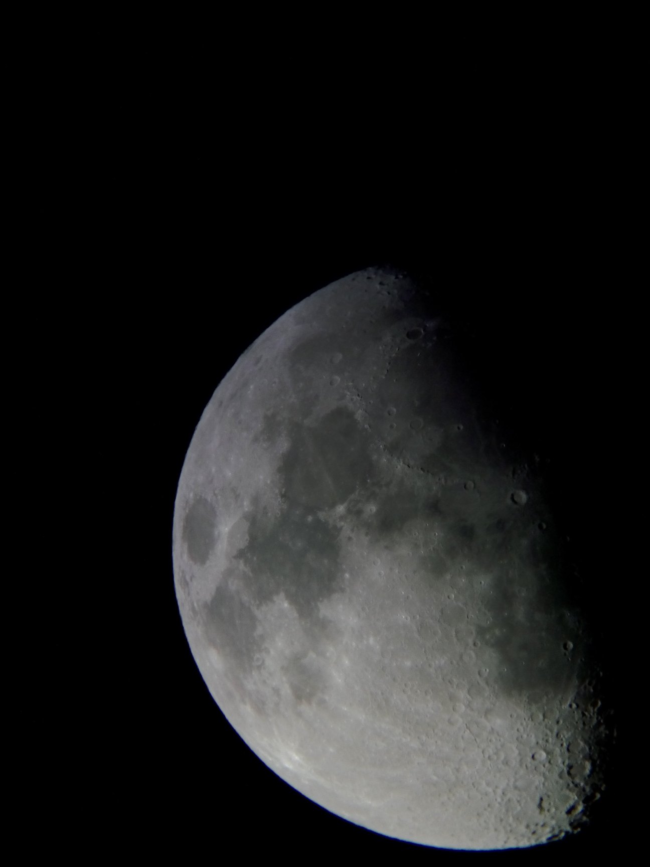 Image de la Lune du 14.02.2019 Gryon Suisse et St Gilles France