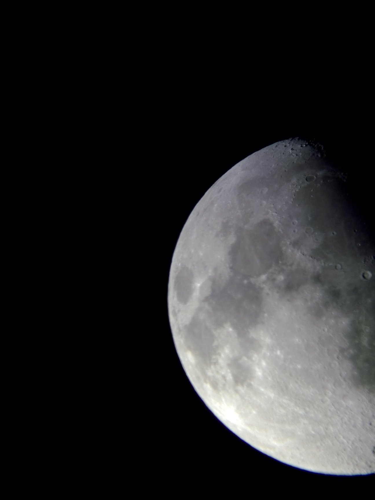 Image de la Lune du 14.02.2019 Gryon Suisse et St Gilles France