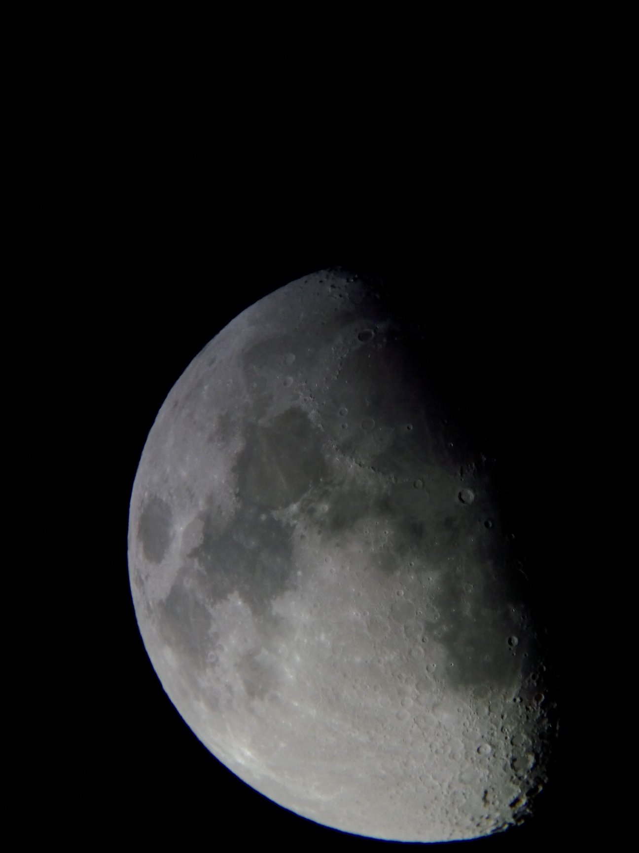 Image de la Lune du 14.02.2019 Gryon Suisse et St Gilles France