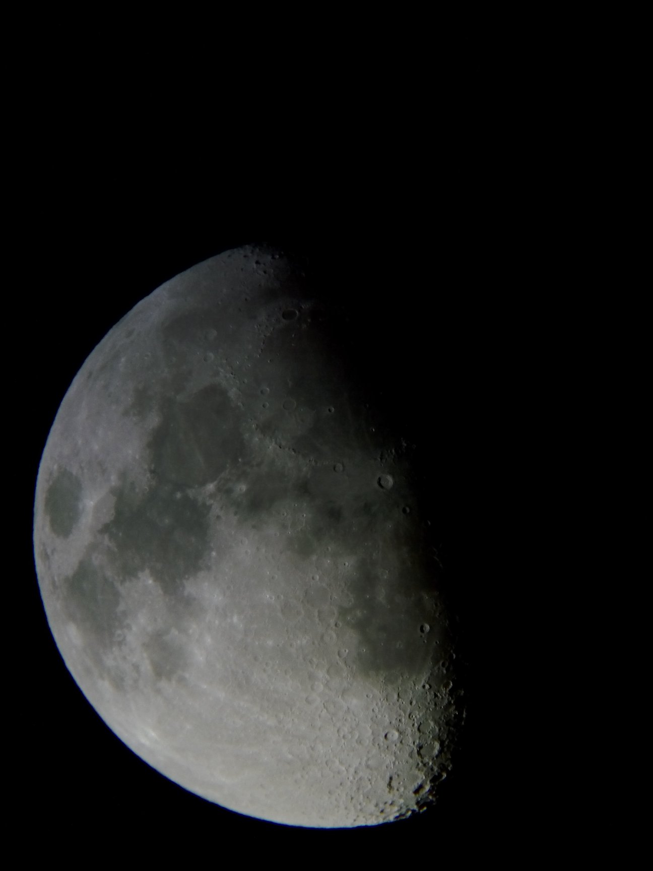 Image de la Lune du 14.02.2019 Gryon Suisse et St Gilles France