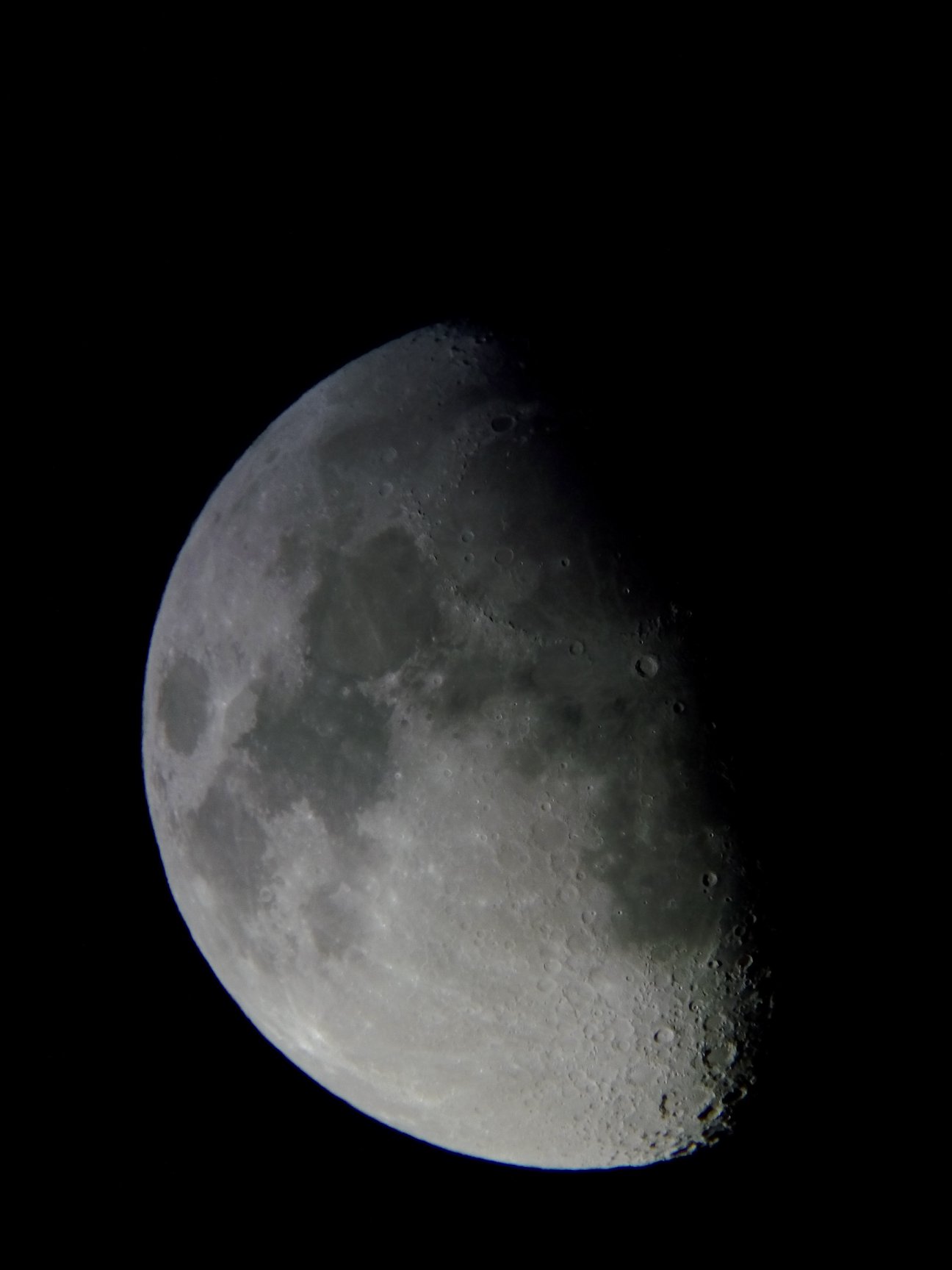 Image de la Lune du 14.02.2019 Gryon Suisse et St Gilles France