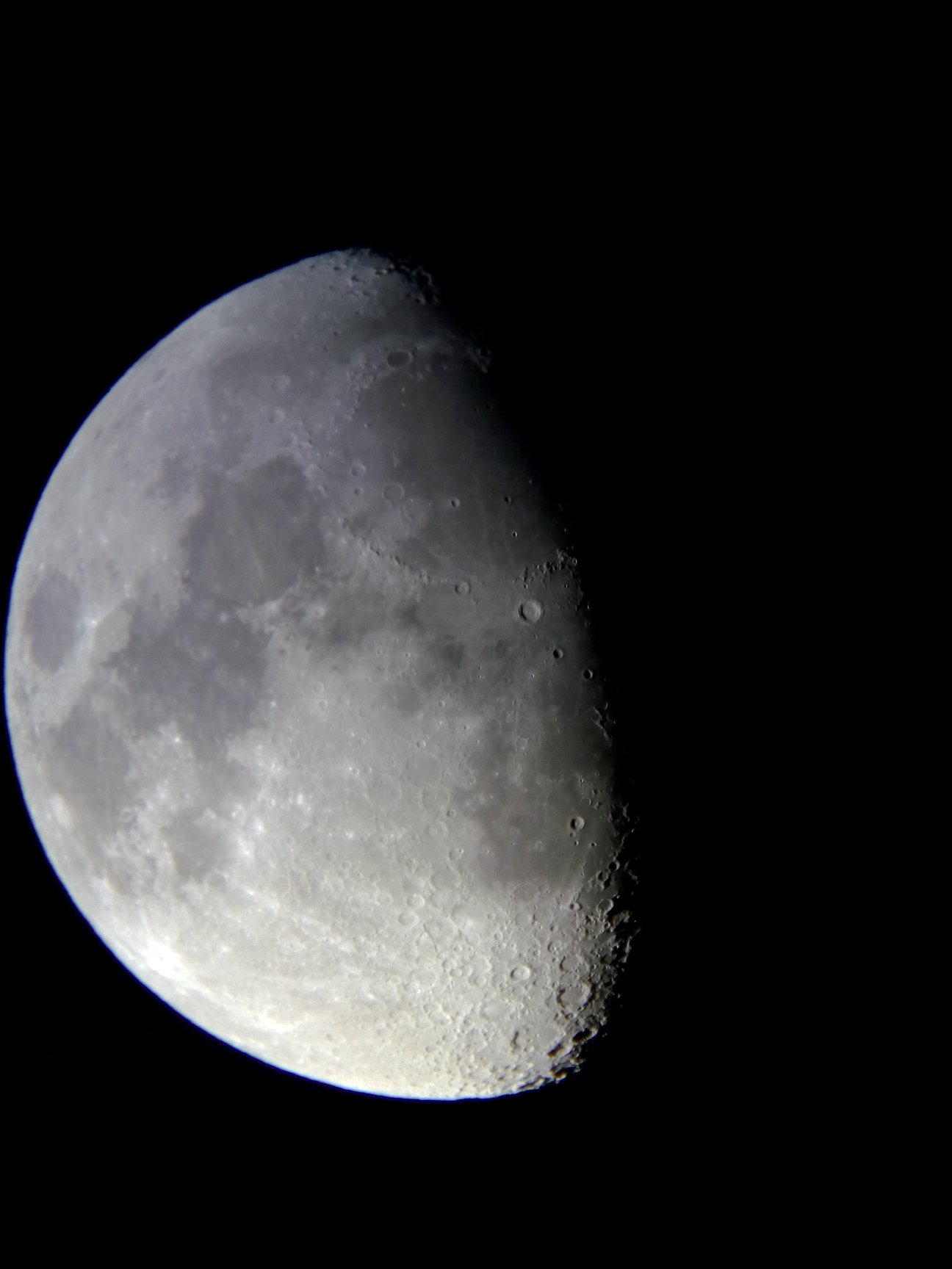 Image de la Lune du 14.02.2019 Gryon Suisse et St Gilles France