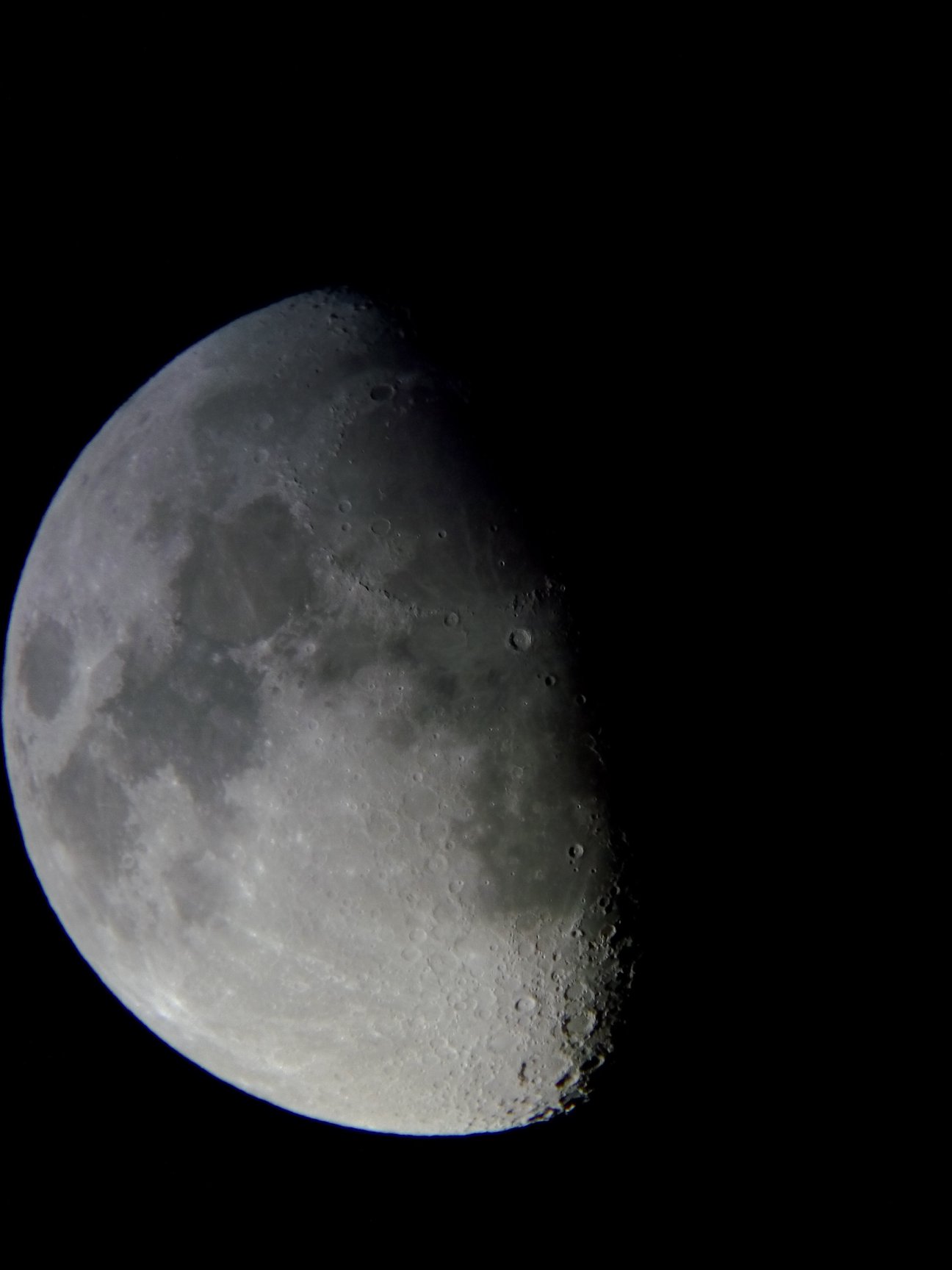 Image de la Lune du 14.02.2019 Gryon Suisse et St Gilles France