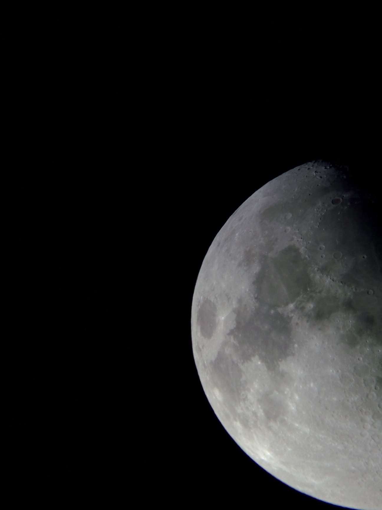 Image de la Lune du 14.02.2019 Gryon Suisse et St Gilles France