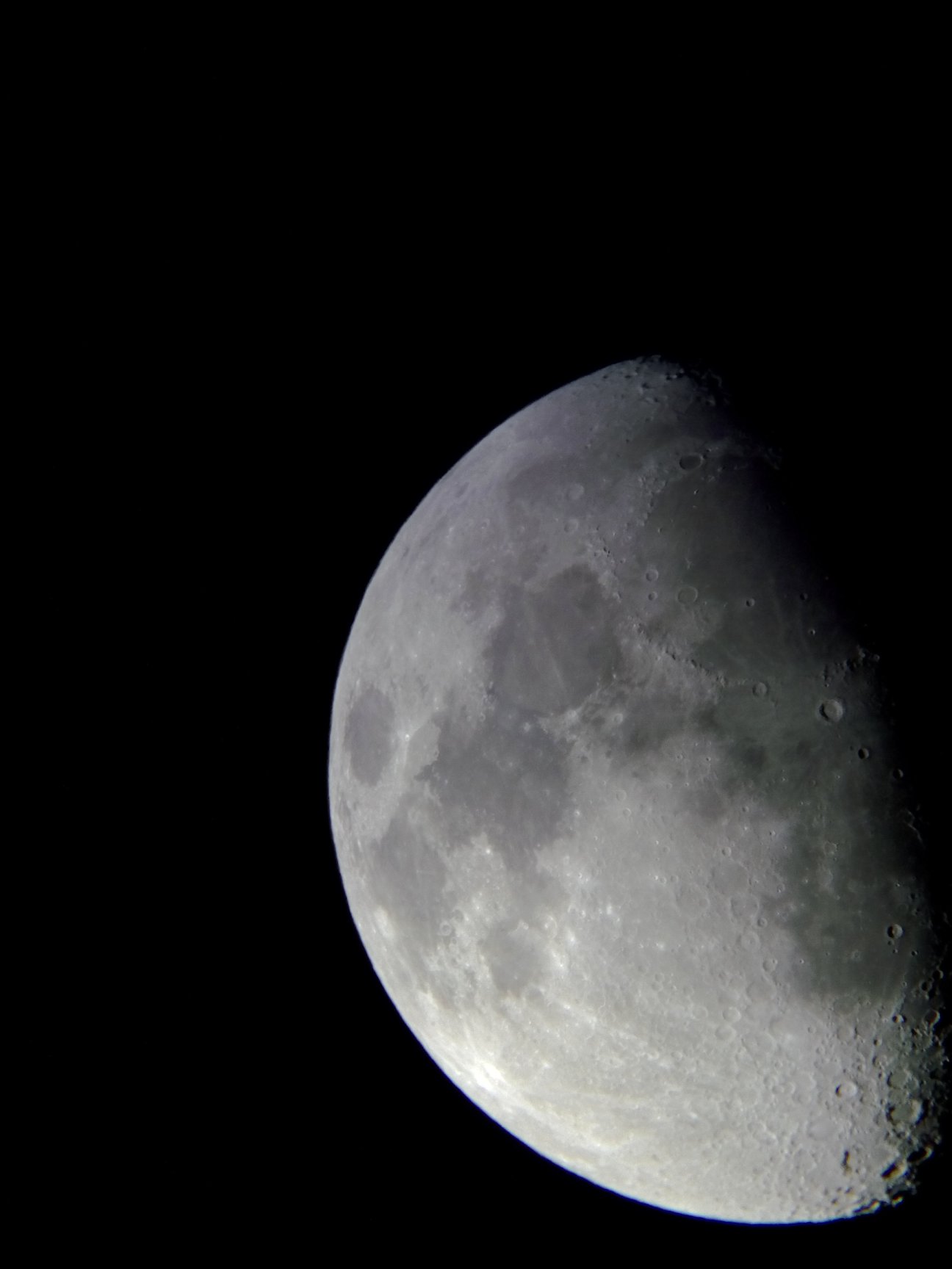 Image de la Lune du 14.02.2019 Gryon Suisse et St Gilles France