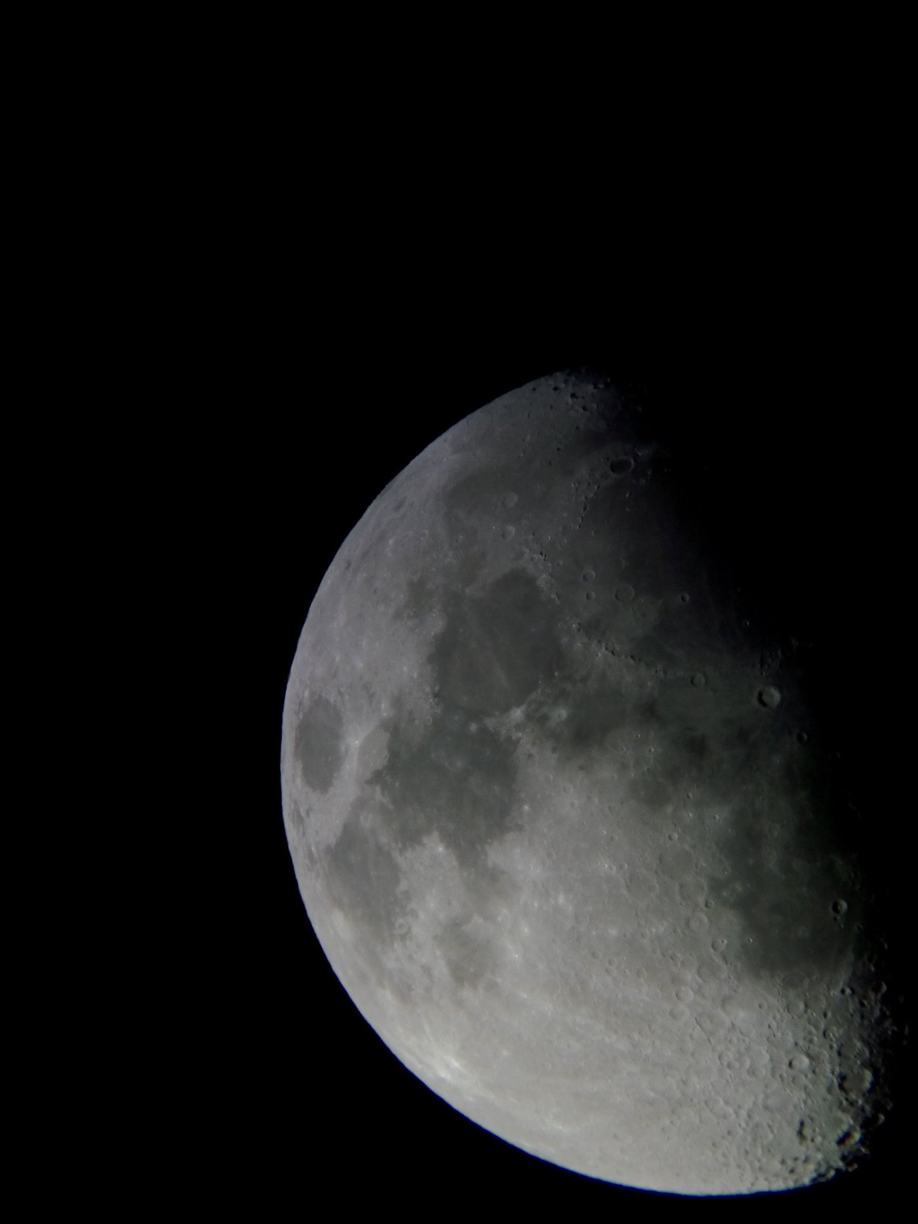 Image de la Lune du 14.02.2019 Gryon Suisse et St Gilles France
