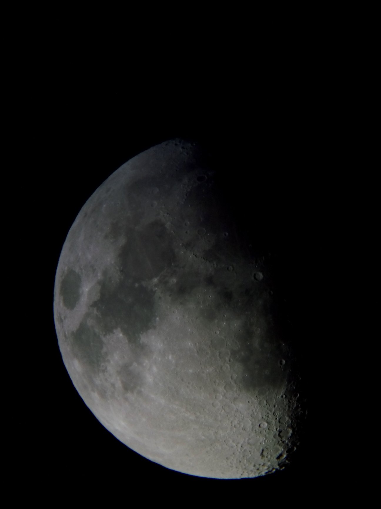 Image de la Lune du 14.02.2019 Gryon Suisse et St Gilles France