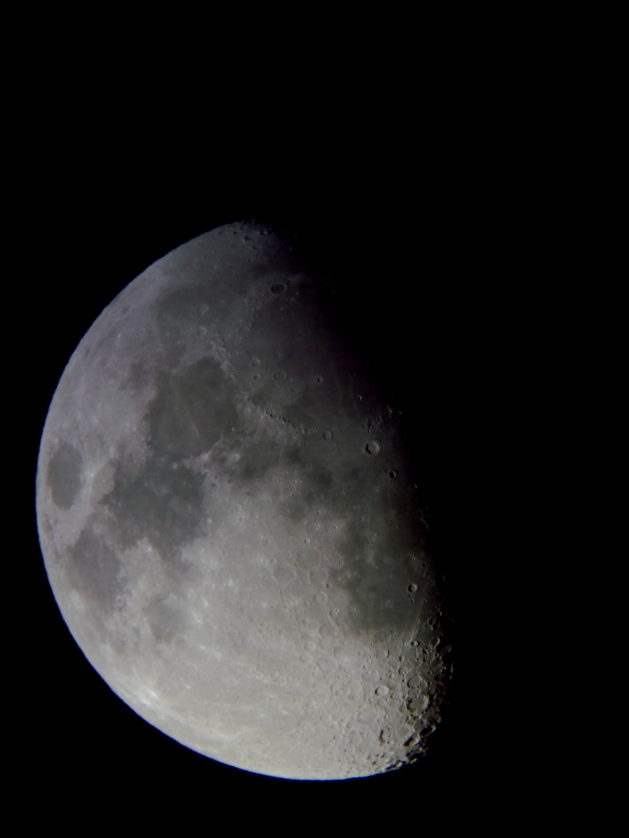 Image de la Lune du 14.02.2019 Gryon Suisse et St Gilles France