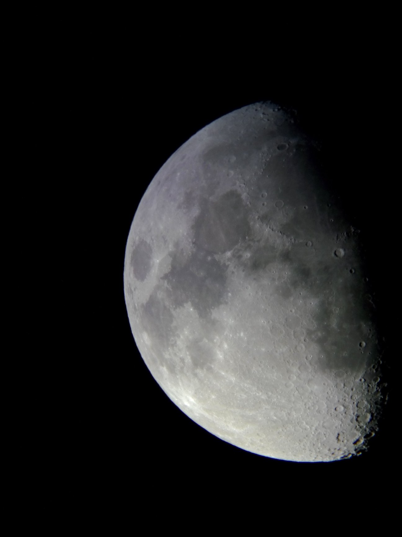 Image de la Lune du 14.02.2019 Gryon Suisse et St Gilles France