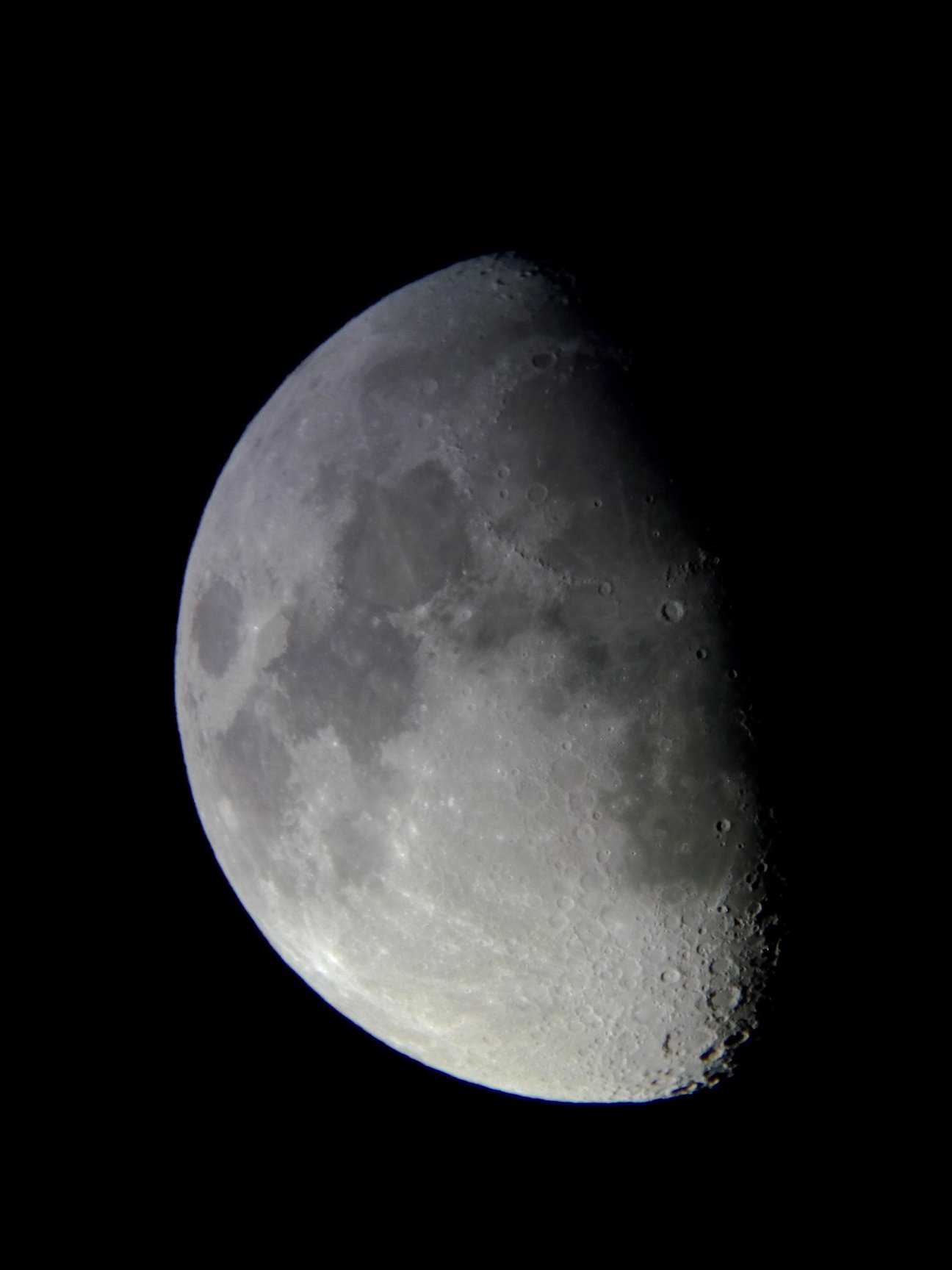 Image de la Lune du 14.02.2019 Gryon Suisse et St Gilles France