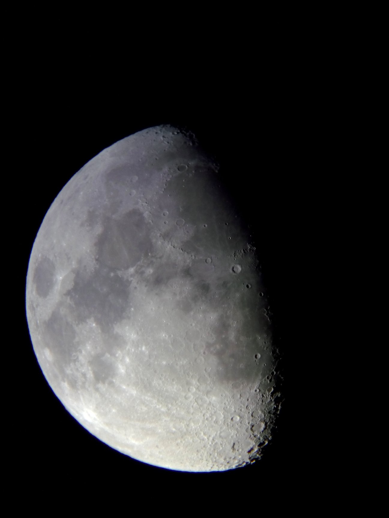 Image de la Lune du 14.02.2019 Gryon Suisse et St Gilles France