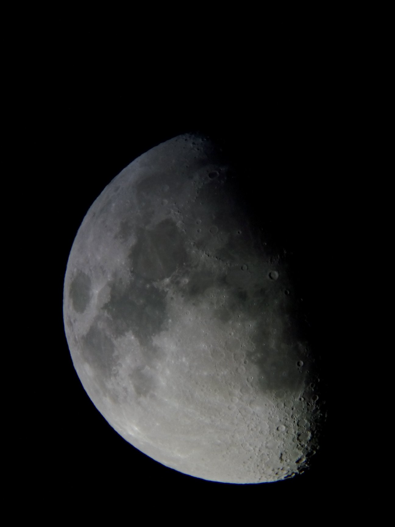 Image de la Lune du 14.02.2019 Gryon Suisse et St Gilles France