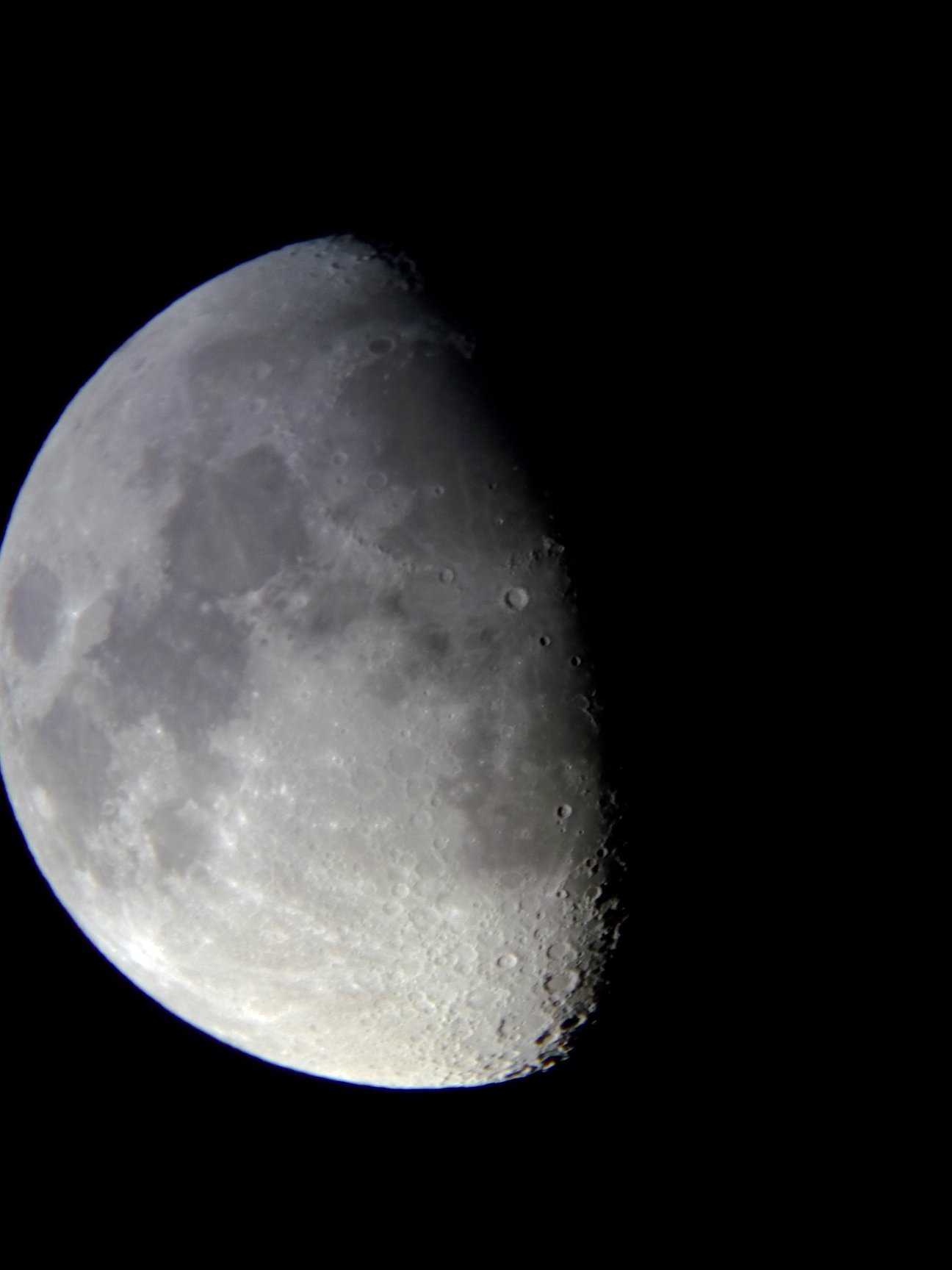 Image de la Lune du 14.02.2019 Gryon Suisse et St Gilles France