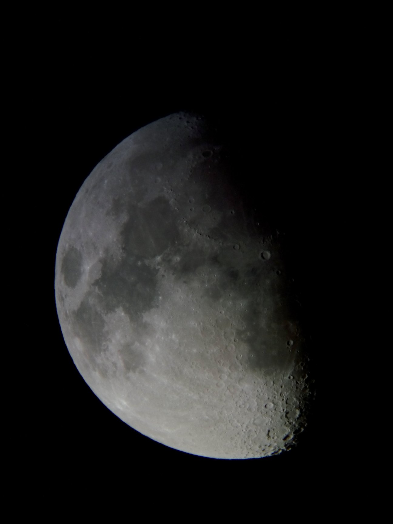 Image de la Lune du 14.02.2019 Gryon Suisse et St Gilles France