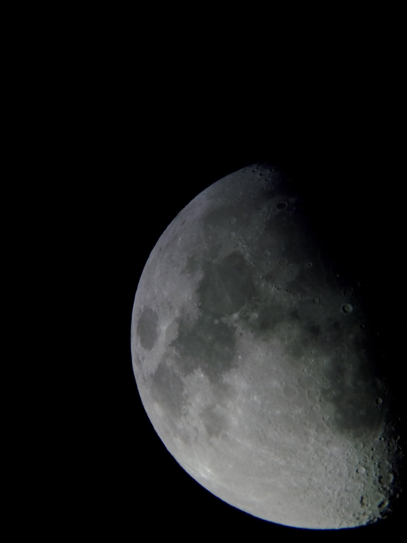 Image de la Lune du 14.02.2019 Gryon Suisse et St Gilles France