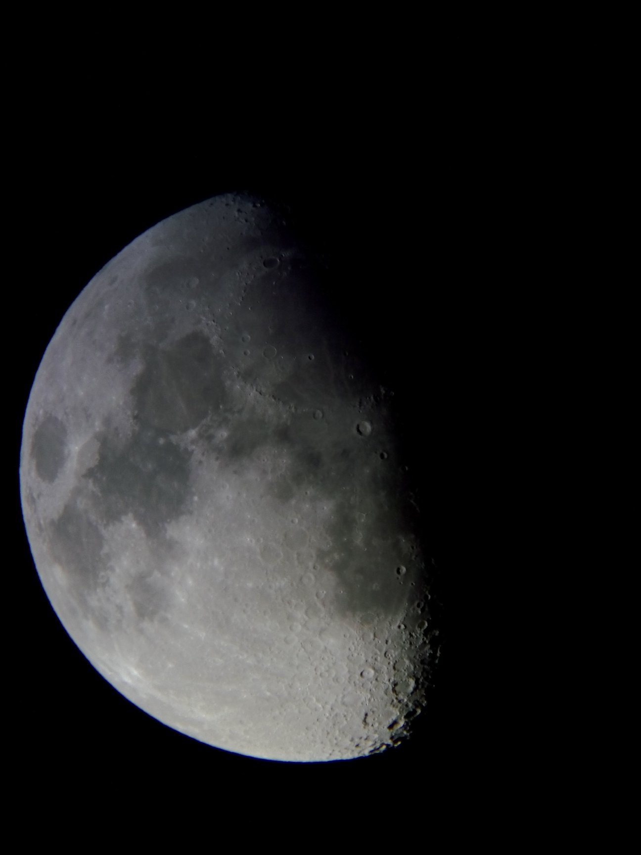 Image de la Lune du 14.02.2019 Gryon Suisse et St Gilles France