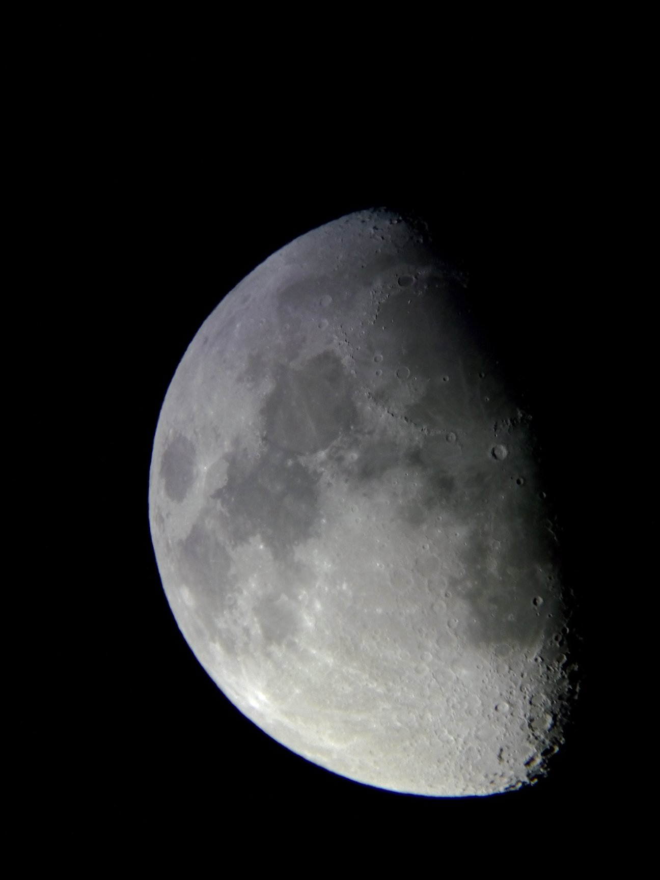 Image de la Lune du 14.02.2019 Gryon Suisse et St Gilles France