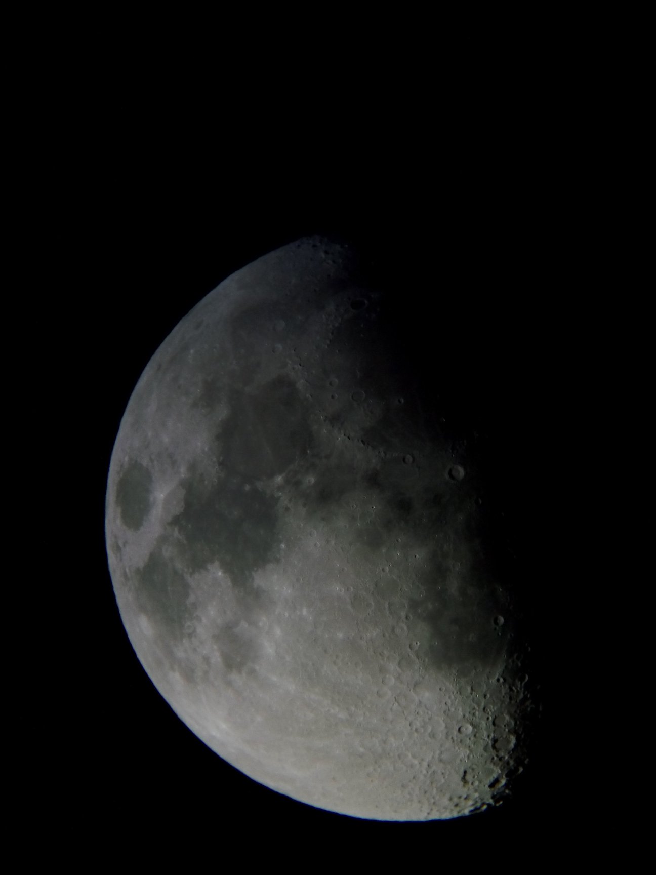 Image de la Lune du 14.02.2019 Gryon Suisse et St Gilles France