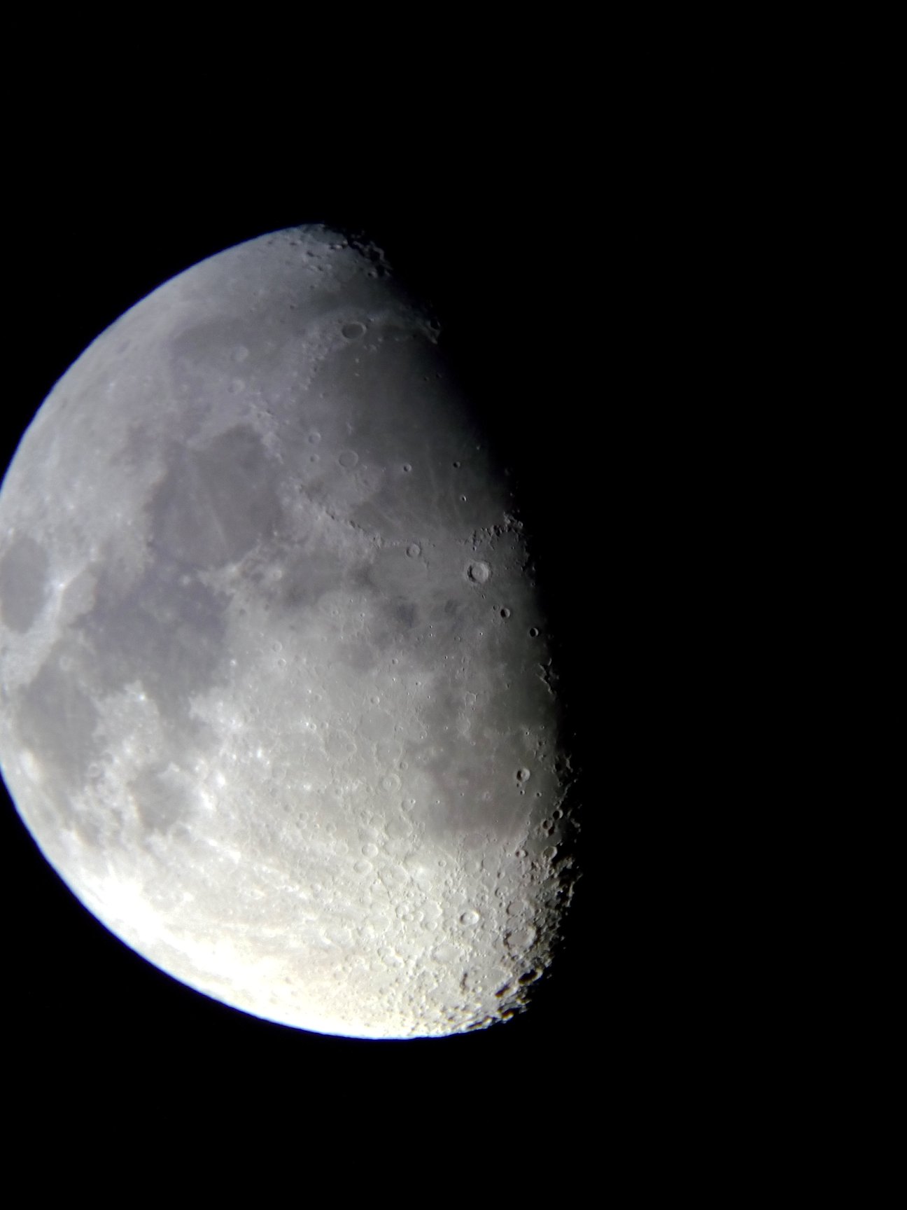 Image de la Lune du 14.02.2019 Gryon Suisse et St Gilles France