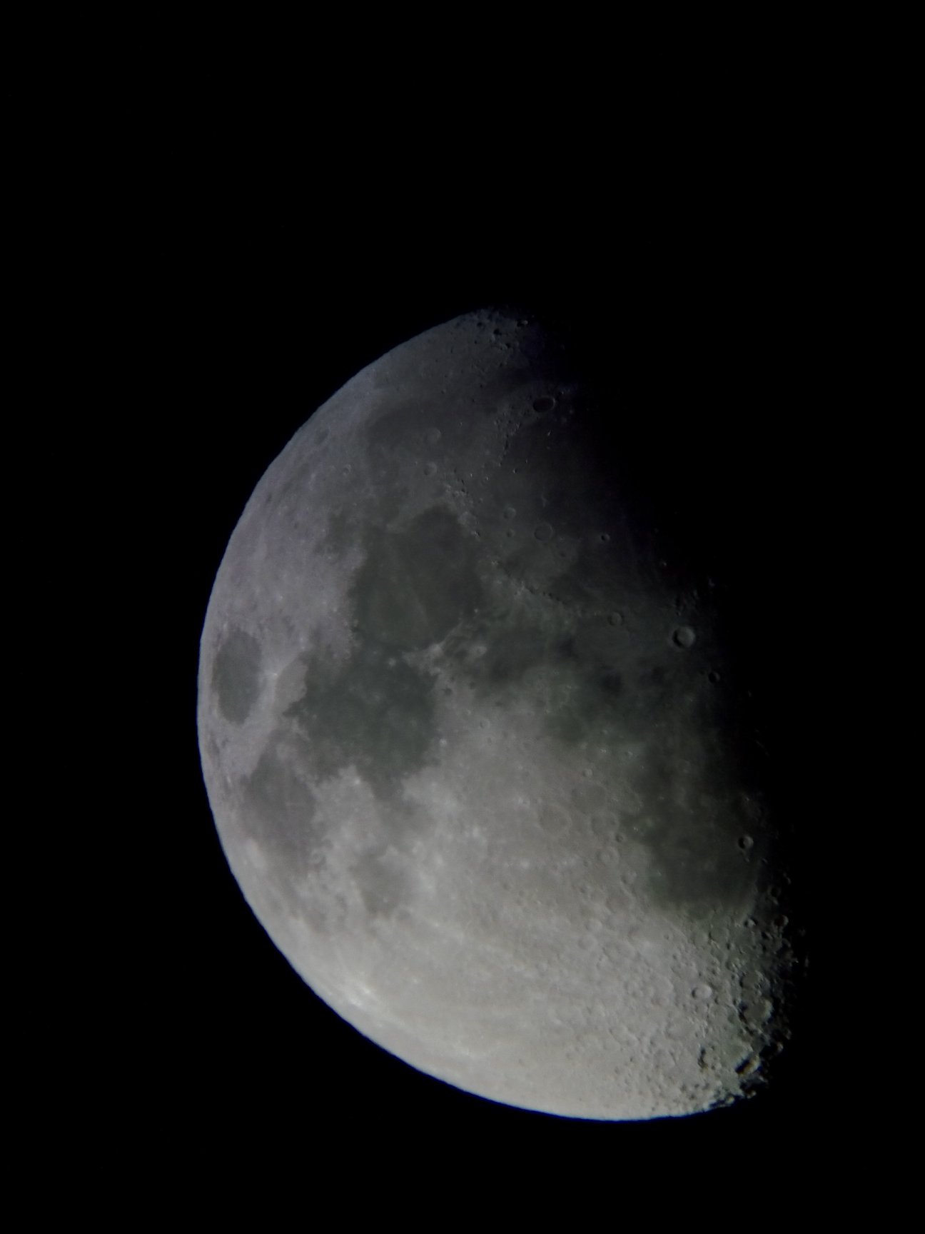 Image de la Lune du 14.02.2019 Gryon Suisse et St Gilles France